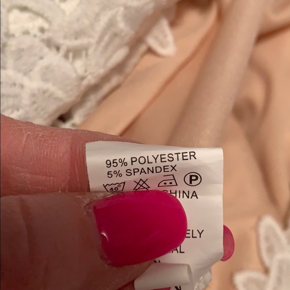 New White lace dress w/ nude lining size med women - Picture 8 of 8
